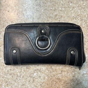 Coach Vintage Black Leather Zipper Wallet with Silver Ring Accent